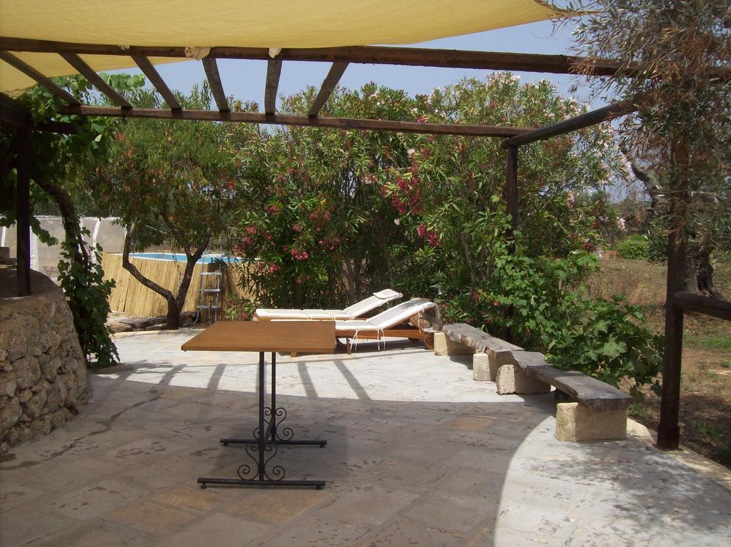 Trullo Contrada Stracca Guest House Alliste Exterior photo