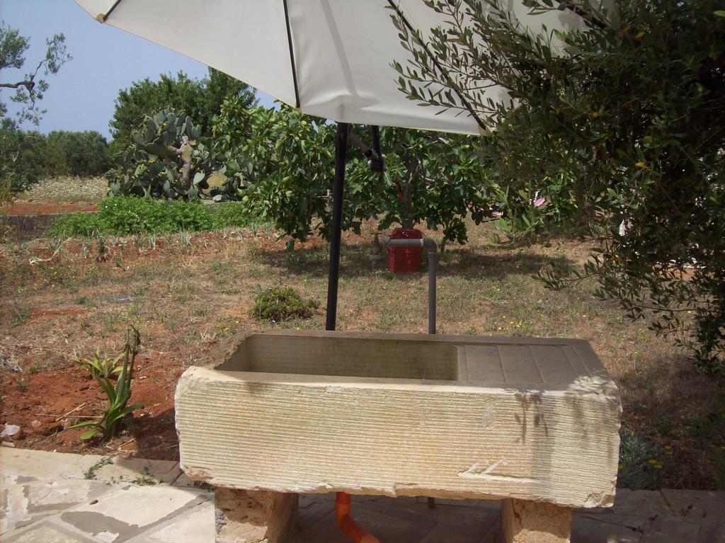Trullo Contrada Stracca Guest House Alliste Exterior photo